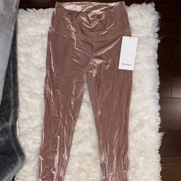 Velvet/Velour Lulu Lemon Legging NWT - Picture 1 of 3